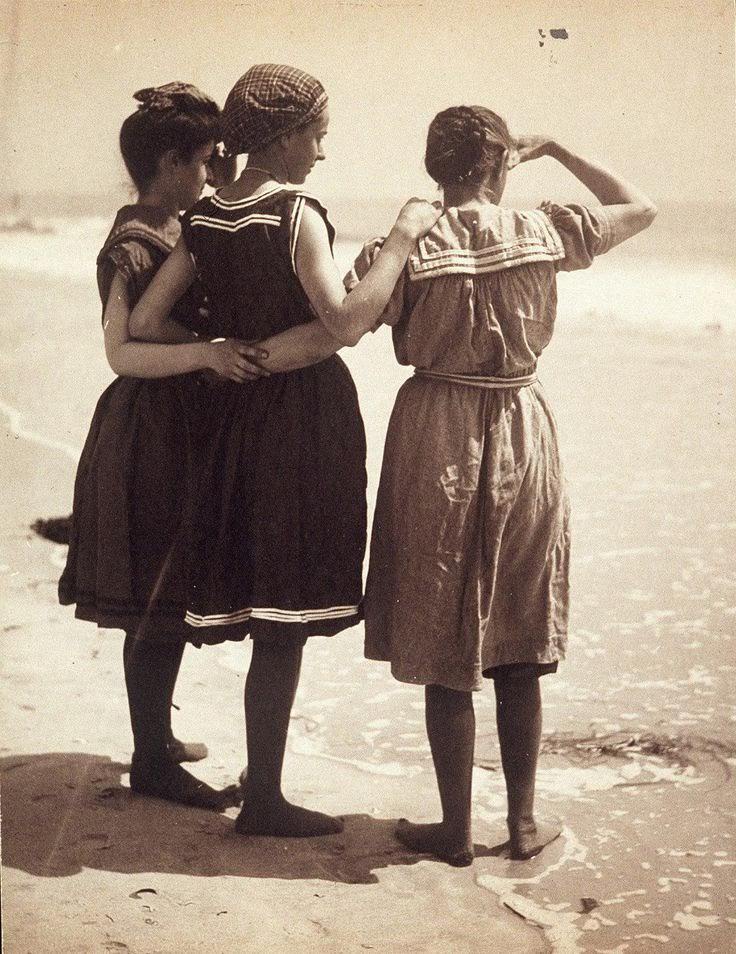 Fascinating Historical Photos of Swimwear Styles from the Victorian Era