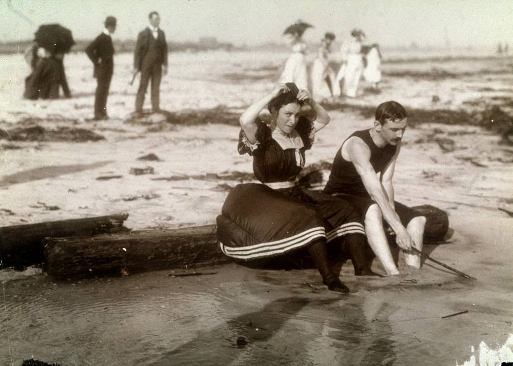 Fascinating Historical Photos of Swimwear Styles from the Victorian Era