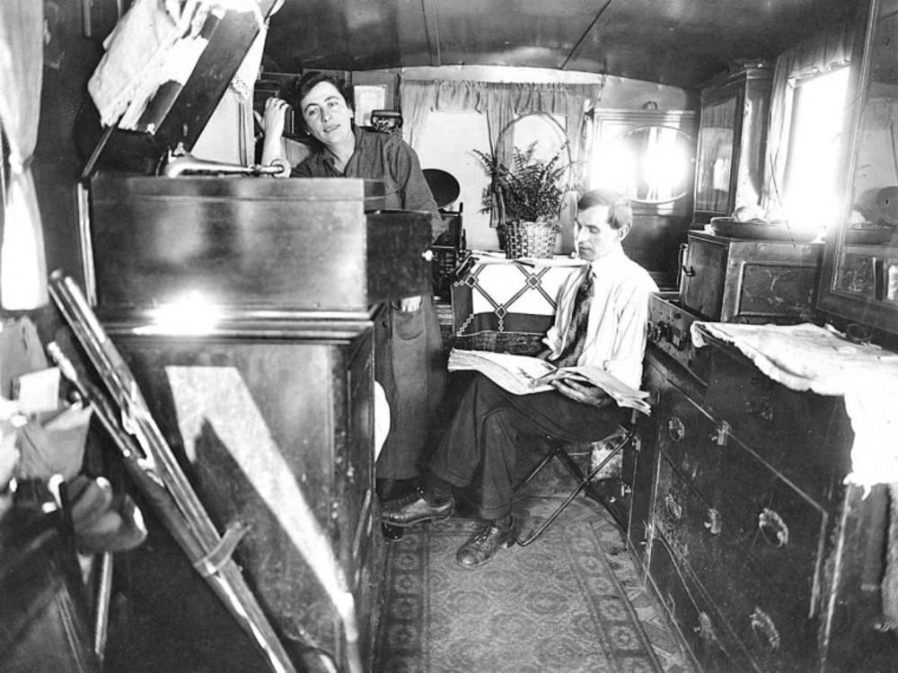 The Adventurer: A Model 'T' Ford Motorhome from the 1910s