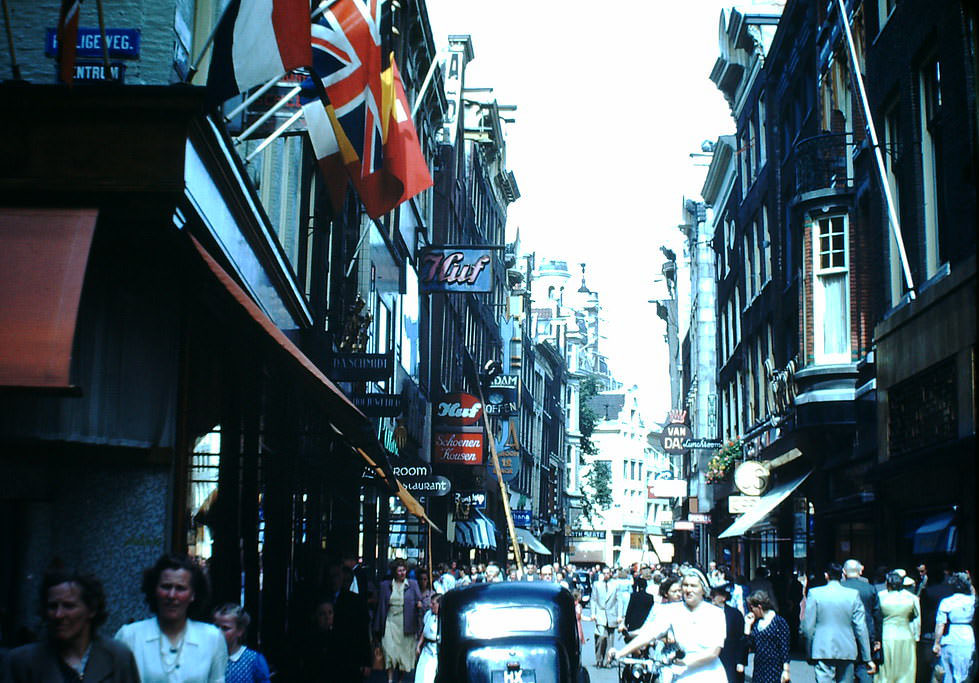 Kalverstraat, Amsterdam, the Netherlands, 1940s.