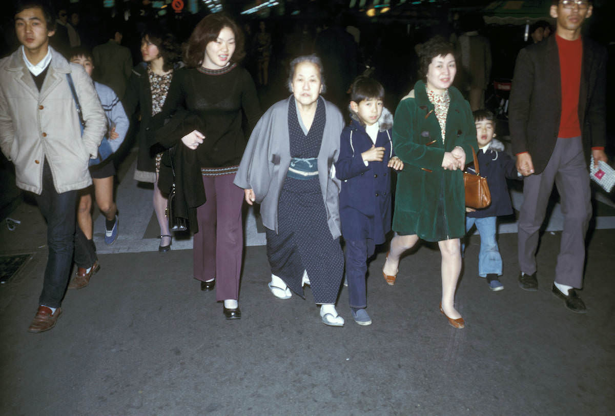 Stunning Vintage Photos capturing Life in Tokyo in 1972