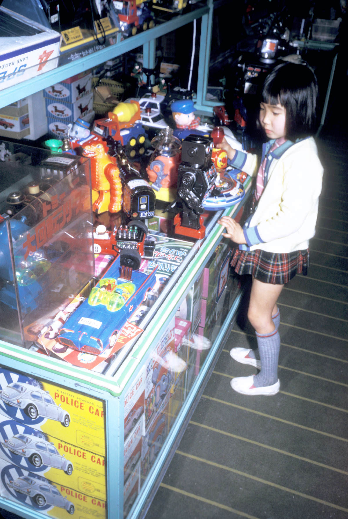 Stunning Vintage Photos capturing Life in Tokyo in 1972