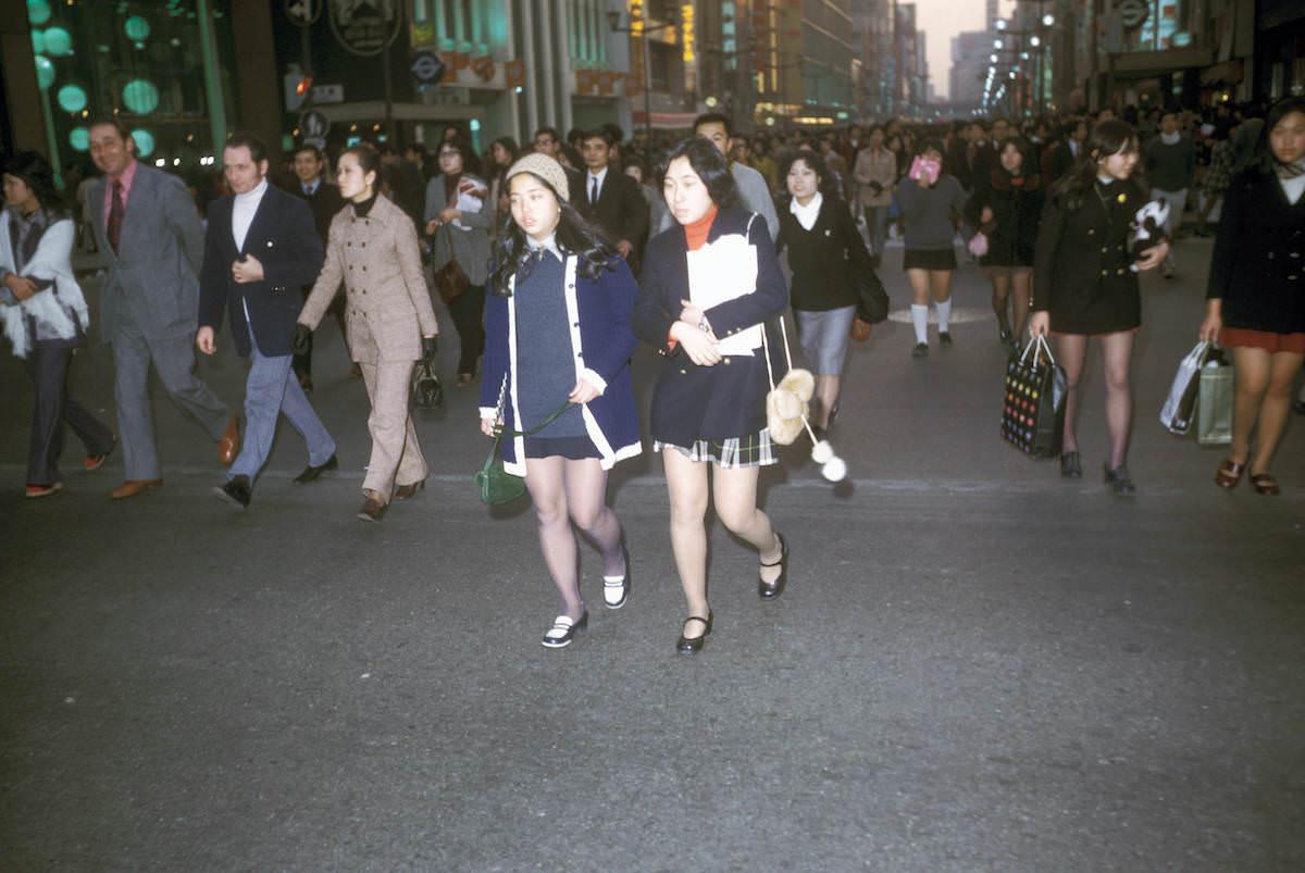 Stunning Vintage Photos capturing Life in Tokyo in 1972