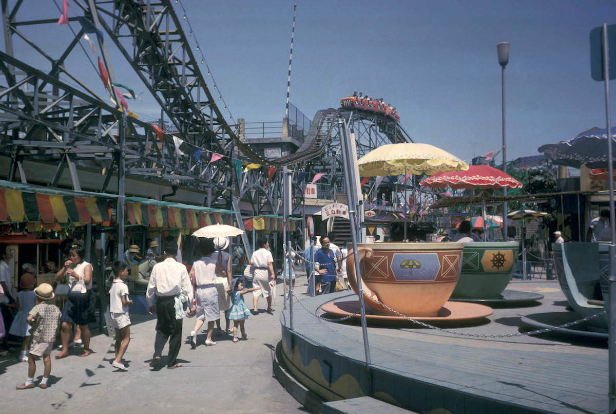 Stunning Vintage Photos capturing Life in Tokyo in 1972