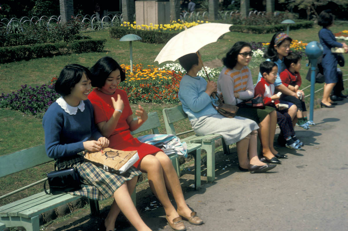 Stunning Vintage Photos capturing Life in Tokyo in 1972