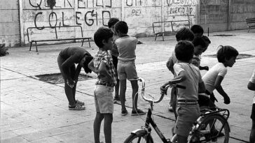 Barcelona children playing