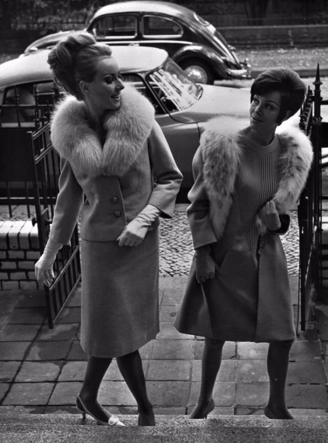 A Look Back at the 1960s Women Fashion in Amsterdam with Glamorous Vintage Photos