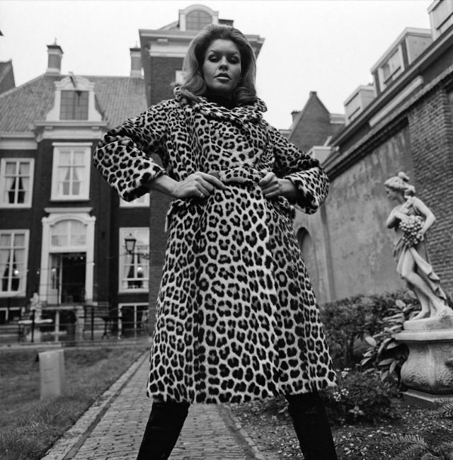 A Look Back at the 1960s Women Fashion in Amsterdam with Glamorous Vintage Photos