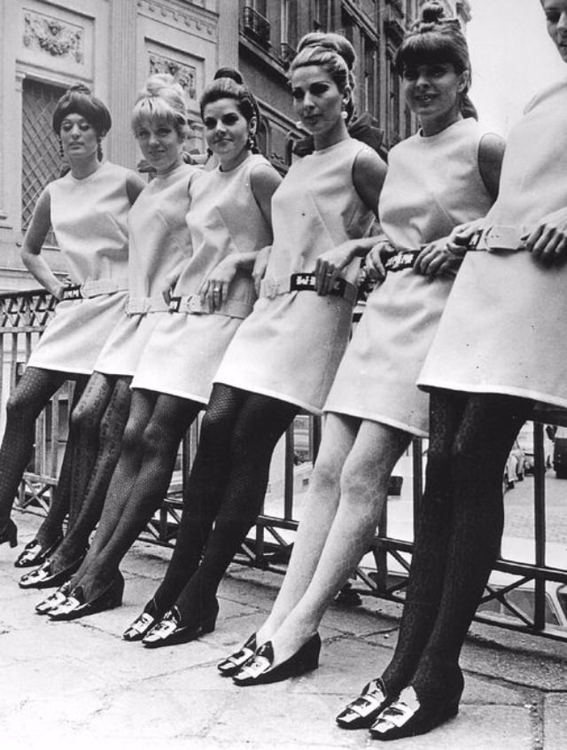 A Look Back at the 1960s Women Fashion in Amsterdam with Glamorous ...