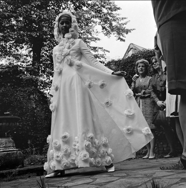 A Look Back at the 1960s Women Fashion in Amsterdam with Glamorous Vintage Photos