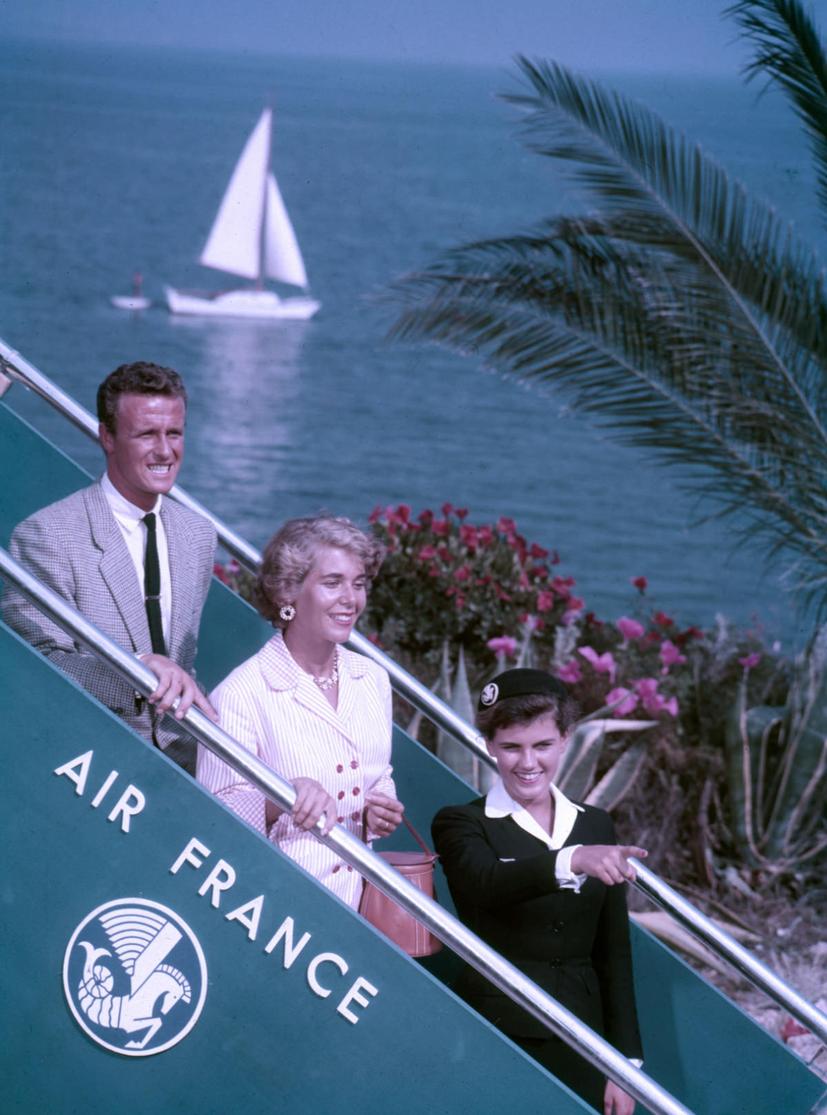 Breakfast in Bed: Vintage Photos of the First Class of Air France in the 1950s