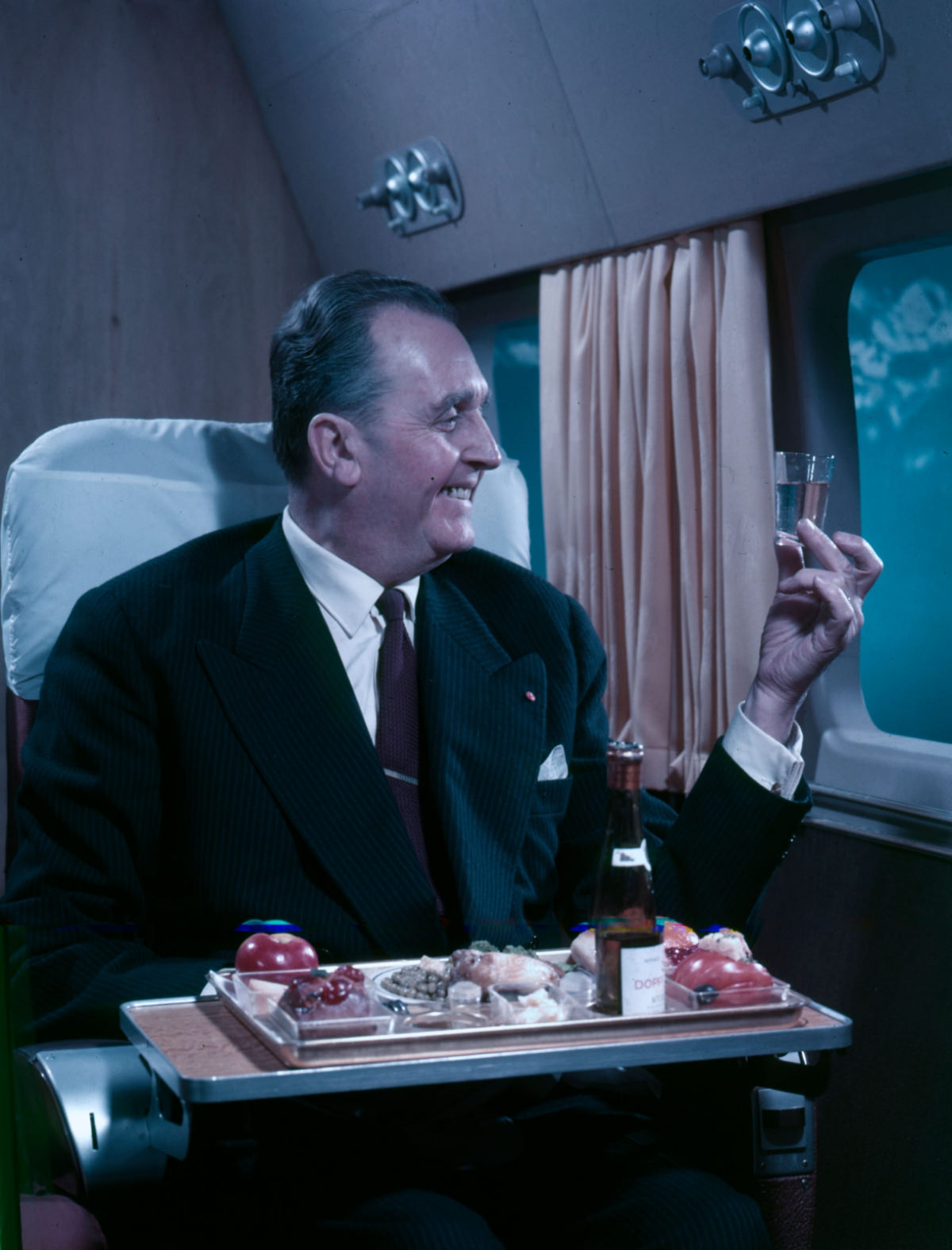 Breakfast in Bed: Vintage Photos of the First Class of Air France in the 1950s