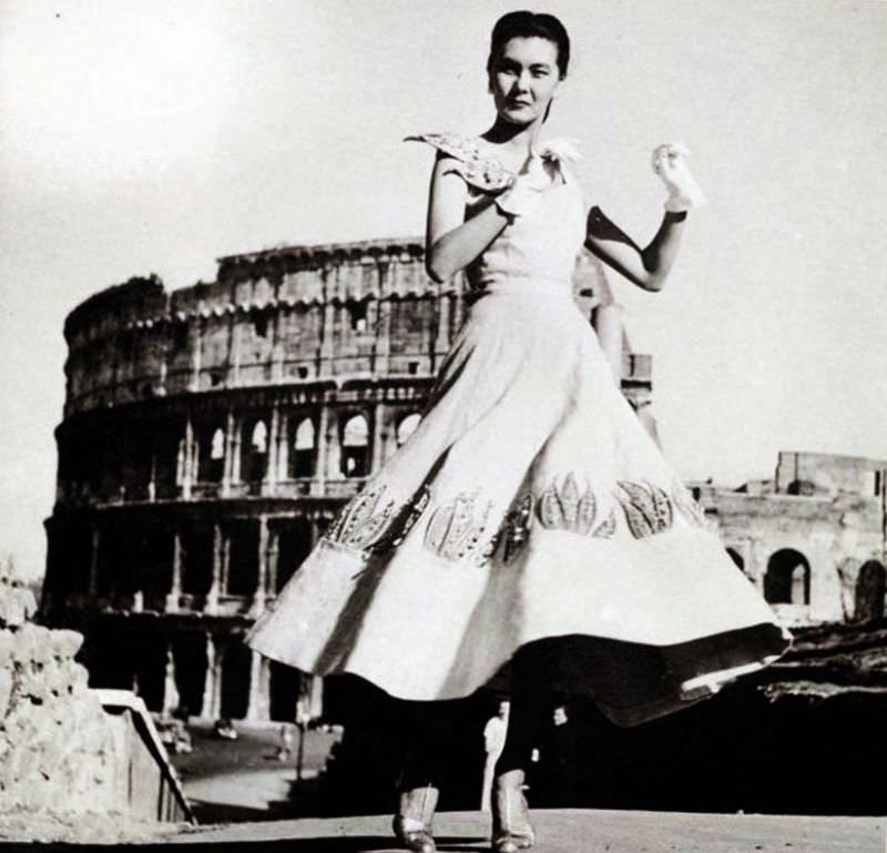 Alla is wearing a dress by the Fontana sisters, 1949