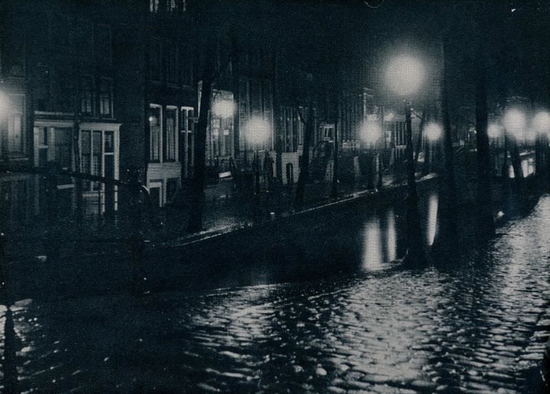 Amsterdam Reguliersgracht at night, 1930s