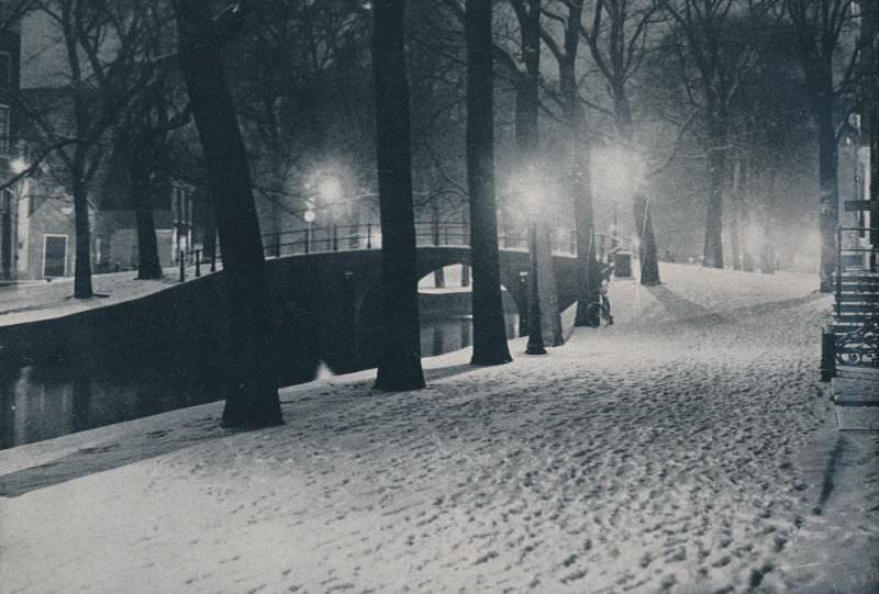 Amsterdam Reguliersgracht during winte, 1930s