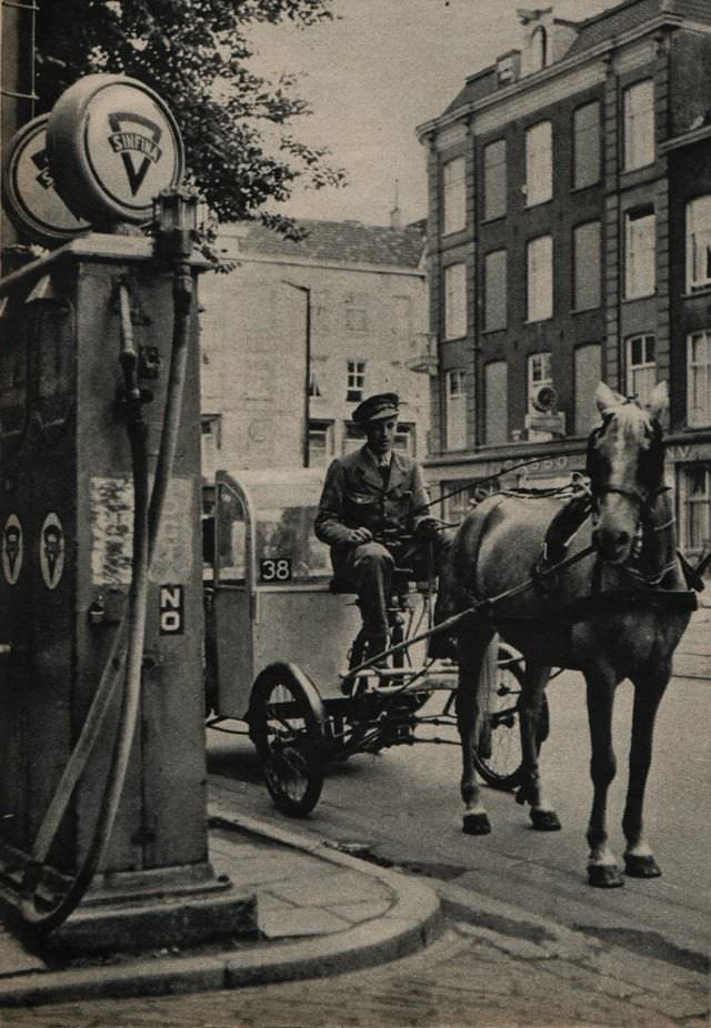 Amsterdam pony taxi, 1930s