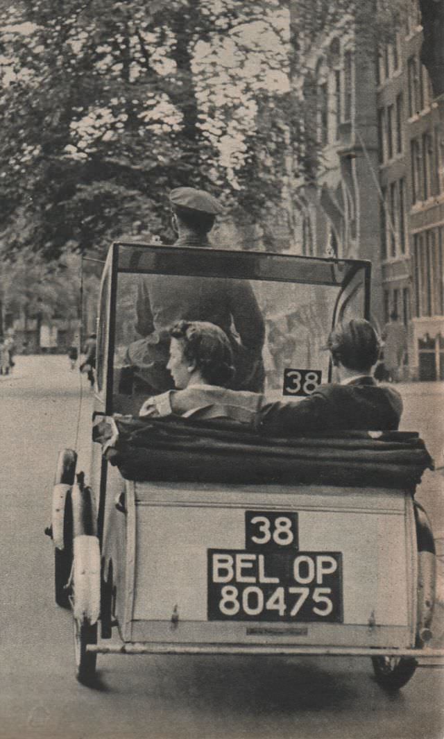 Amsterdam pony taxi, 1930s