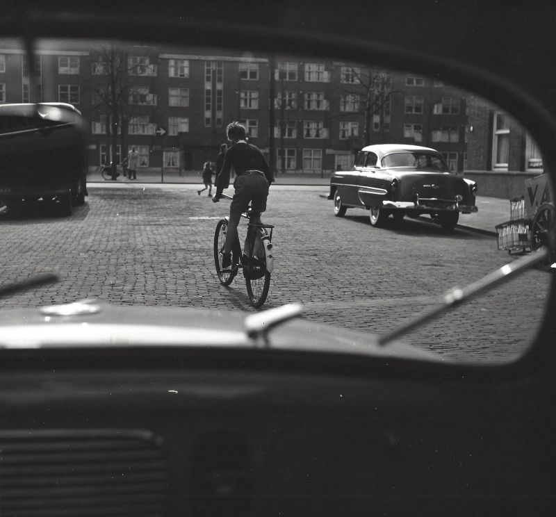 1950s Amsterdam: Spectacular Vintage Photos That Will Take Offer a Glimpse into Everyday Life by Kees Scherer