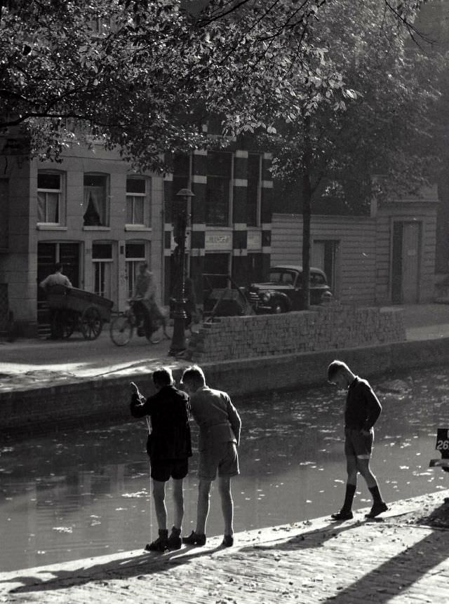 1950s Amsterdam: Spectacular Vintage Photos That Will Take Offer a Glimpse into Everyday Life by Kees Scherer