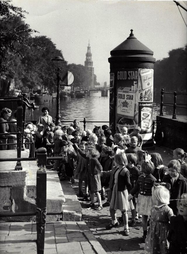 1950s Amsterdam: Spectacular Vintage Photos That Will Take Offer a Glimpse into Everyday Life by Kees Scherer