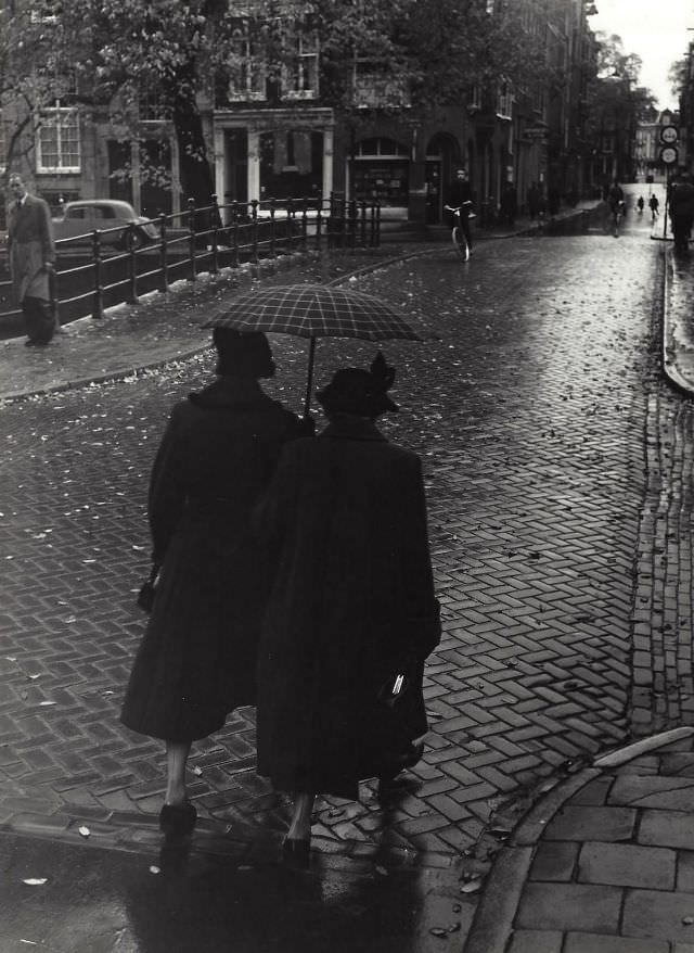 1950s Amsterdam: Spectacular Vintage Photos That Will Take Offer a Glimpse into Everyday Life by Kees Scherer