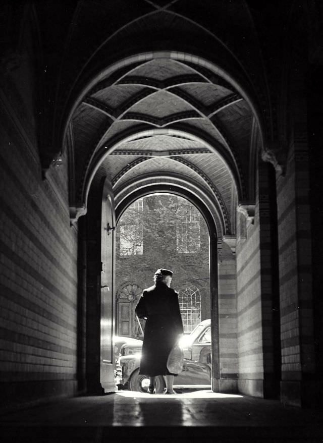 1950s Amsterdam: Spectacular Vintage Photos That Will Take Offer a Glimpse into Everyday Life by Kees Scherer