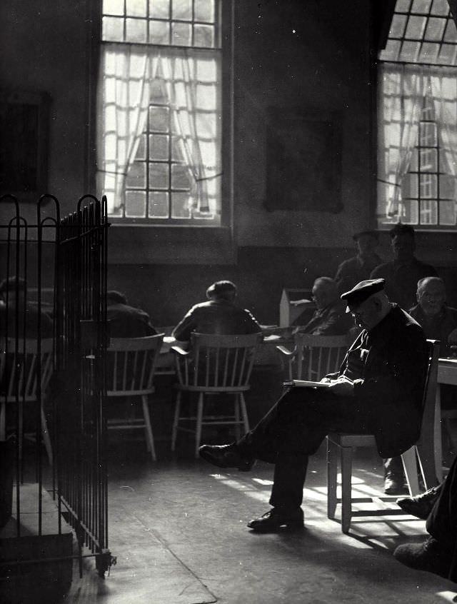 1950s Amsterdam: Spectacular Vintage Photos That Will Take Offer a Glimpse into Everyday Life by Kees Scherer