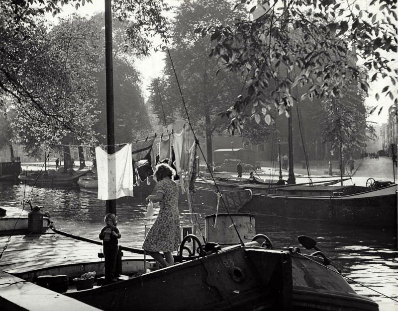 1950s Amsterdam: Spectacular Vintage Photos That Will Take Offer a Glimpse into Everyday Life by Kees Scherer