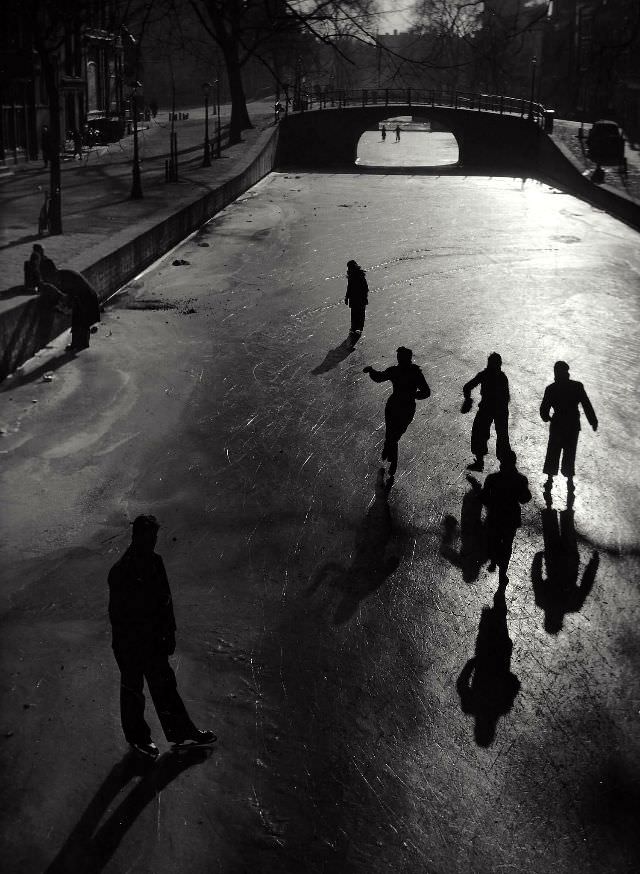 1950s Amsterdam: Spectacular Vintage Photos That Will Take Offer a Glimpse into Everyday Life by Kees Scherer