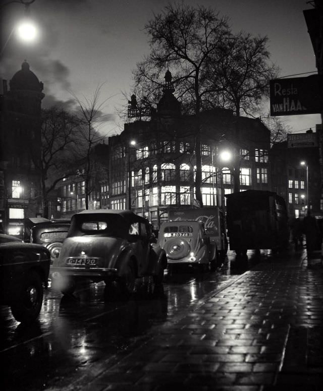 1950s Amsterdam: Spectacular Vintage Photos That Will Take Offer a Glimpse into Everyday Life by Kees Scherer