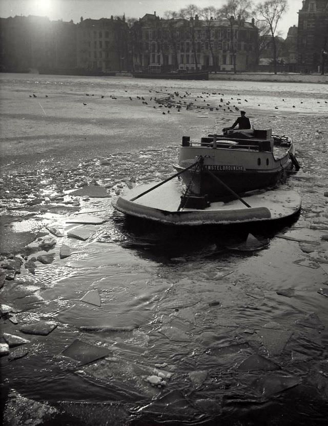 1950s Amsterdam: Spectacular Vintage Photos That Will Take Offer a Glimpse into Everyday Life by Kees Scherer