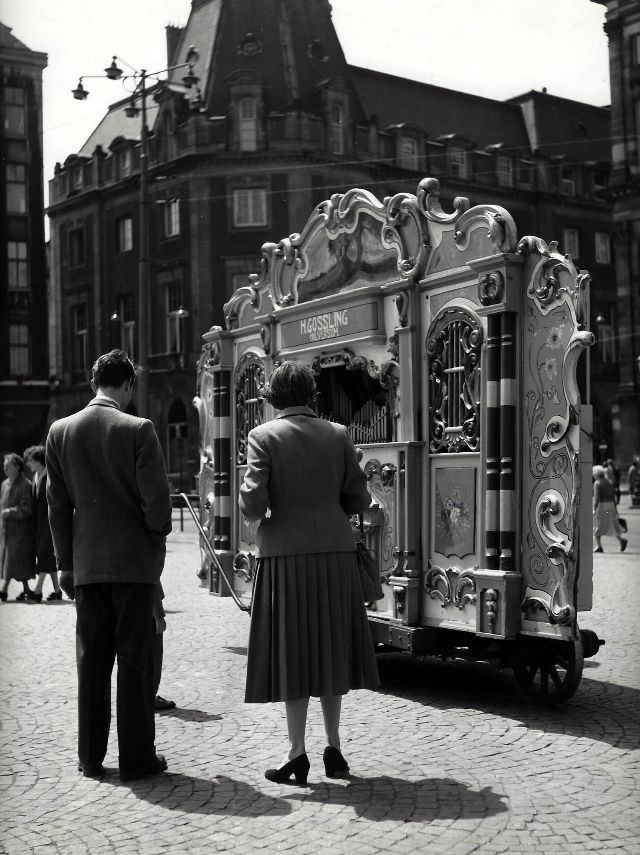 1950s Amsterdam: Spectacular Vintage Photos That Will Take Offer a Glimpse into Everyday Life by Kees Scherer