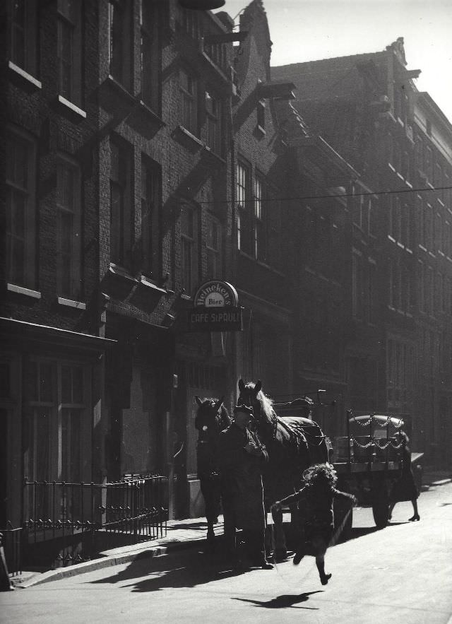 1950s Amsterdam: Spectacular Vintage Photos That Will Take Offer a Glimpse into Everyday Life by Kees Scherer