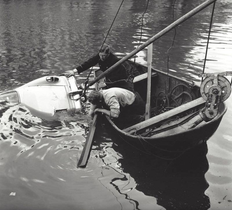 1950s Amsterdam: Spectacular Vintage Photos That Will Take Offer a Glimpse into Everyday Life by Kees Scherer