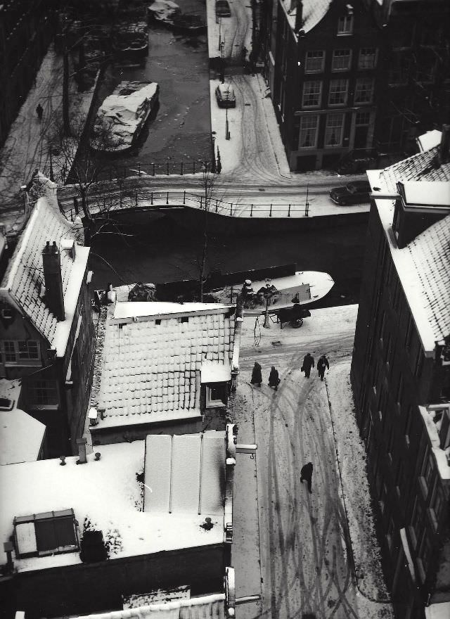 1950s Amsterdam: Spectacular Vintage Photos That Will Take Offer a Glimpse into Everyday Life by Kees Scherer