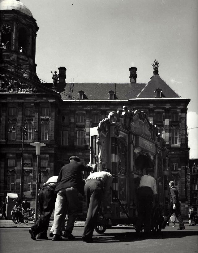 1950s Amsterdam: Spectacular Vintage Photos That Will Take Offer a Glimpse into Everyday Life by Kees Scherer