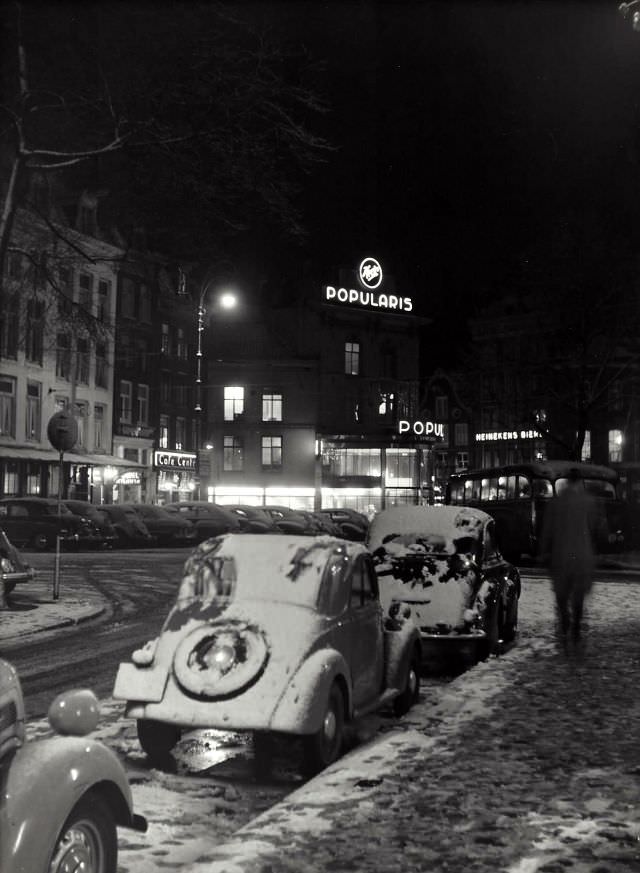 1950s Amsterdam: Spectacular Vintage Photos That Will Take Offer a Glimpse into Everyday Life by Kees Scherer