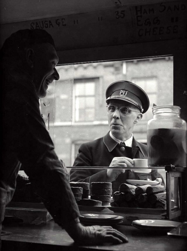 1950s Amsterdam: Spectacular Vintage Photos That Will Take Offer a Glimpse into Everyday Life by Kees Scherer