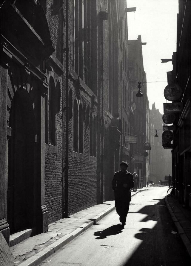 1950s Amsterdam: Spectacular Vintage Photos That Will Take Offer a Glimpse into Everyday Life by Kees Scherer