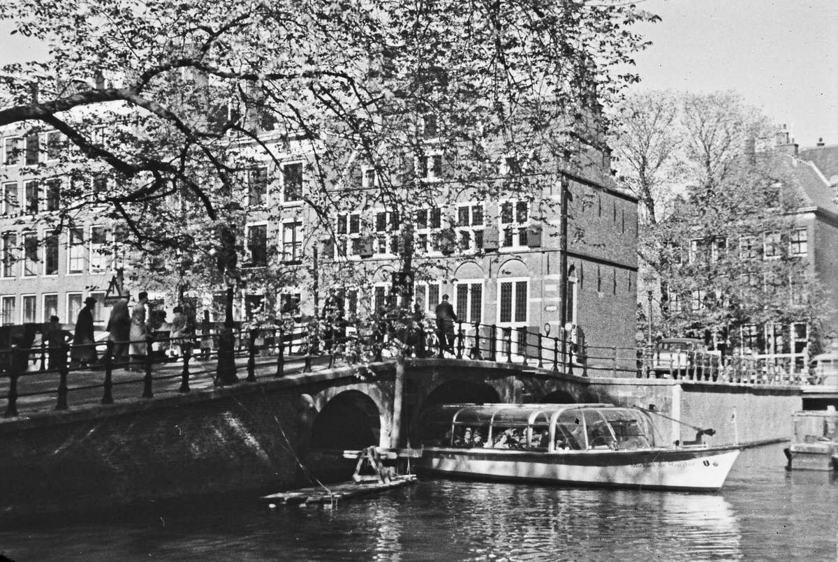 Canal Amsterdam, 1958