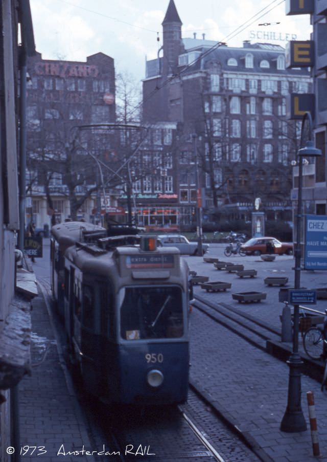 Line 4 through the Bakkersstraat. In the background: Rembrandtplein and Schiller Hotel, February 1973