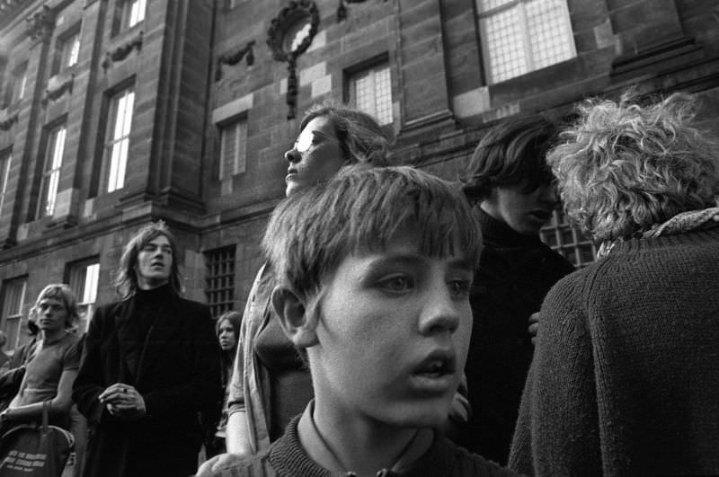 Amsterdam's Street Portraits: Stunning Black and White Photos of Amsterdammers from the 1970s