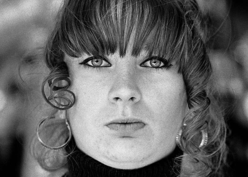 Amsterdam's Street Portraits: Stunning Black and White Photos of Amsterdammers from the 1970s