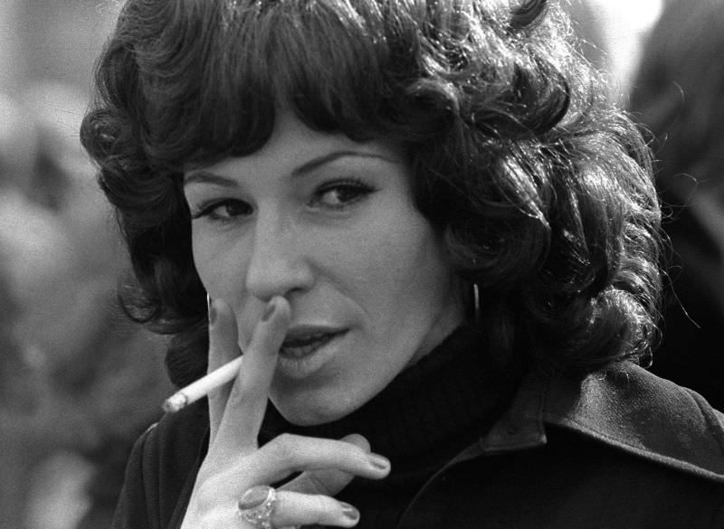 Amsterdam's Street Portraits: Stunning Black and White Photos of Amsterdammers from the 1970s