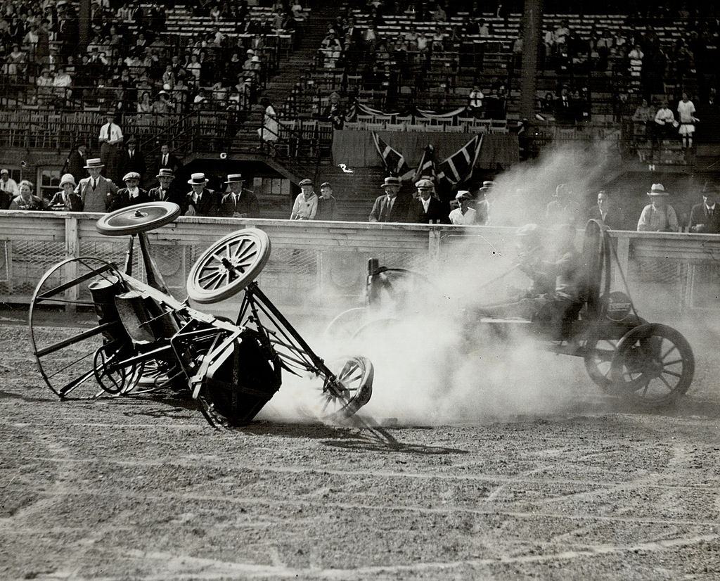 A crashed car in an Auto polo match, 1922.