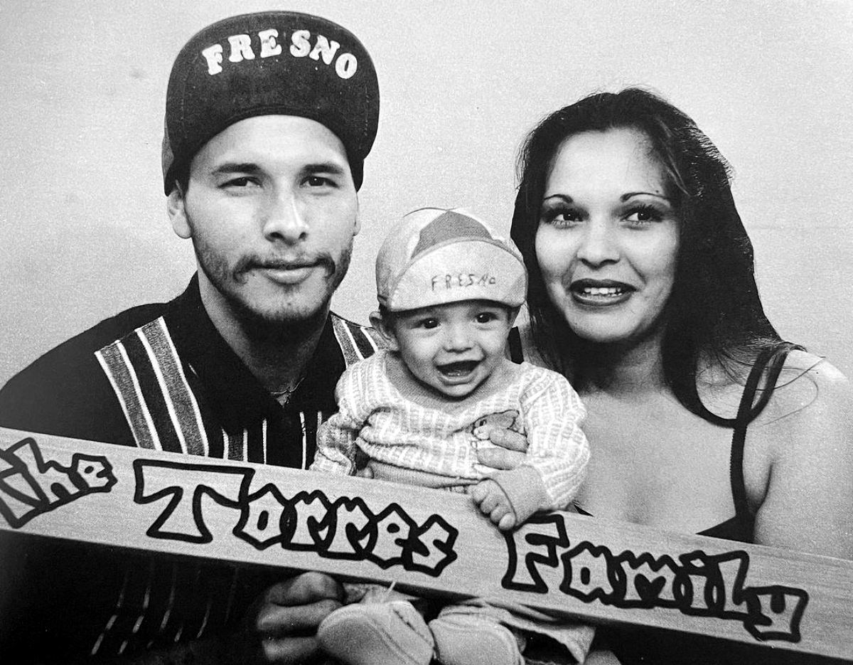 Spectacular Portraits from California County Fairs of the late 1970s showing Gangs, Couples, Children, and Friends