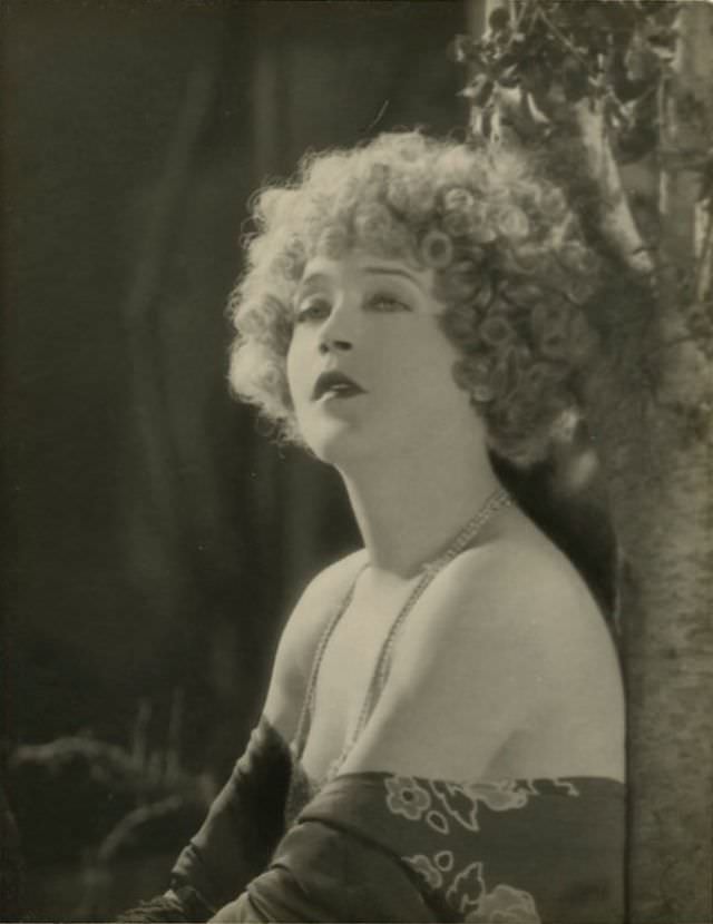 Mae Murray