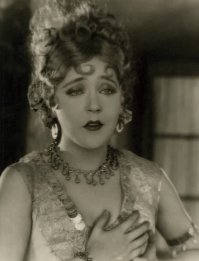 Mae Murray