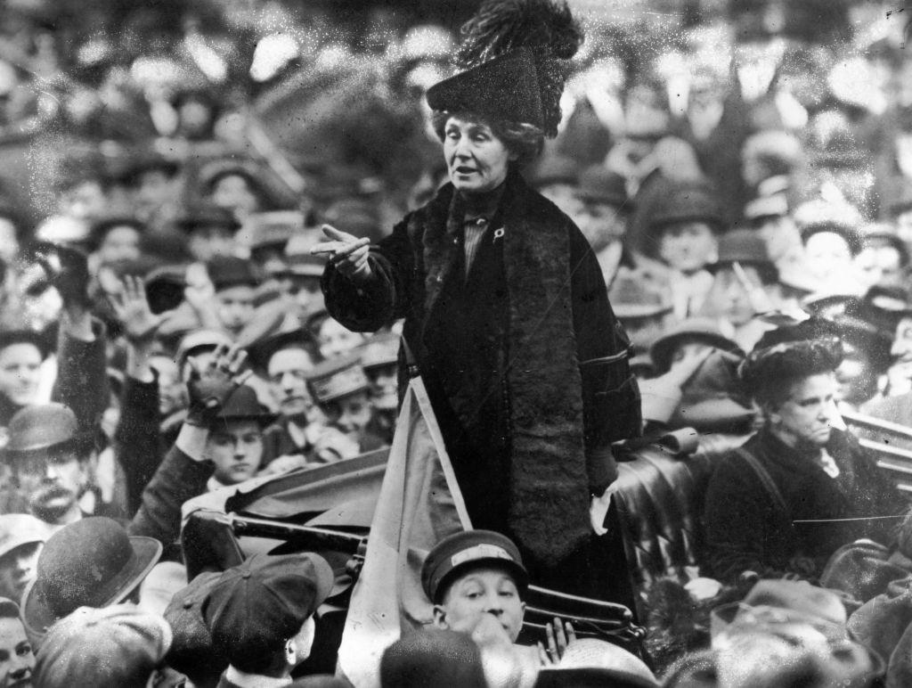 Emmeline Pankhurst being jeered by a crowd in New York.