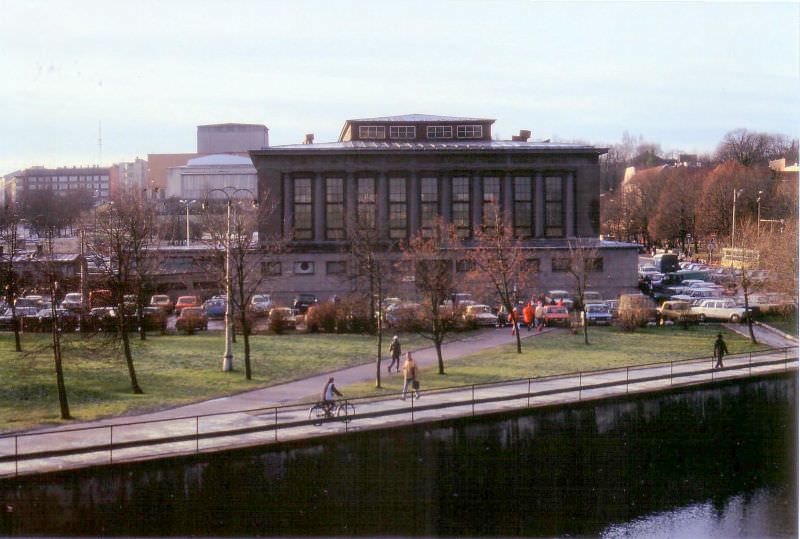 Tartu Market Hall, December 1991